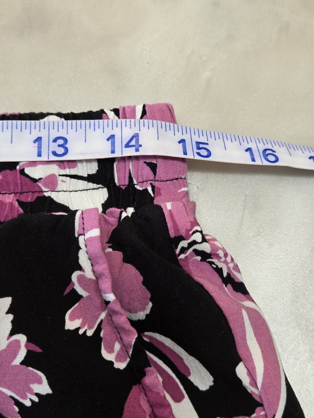 Vince Camuto Black Wide Leg Pants with Pink Floral Print Size M - Picture 5 of 7